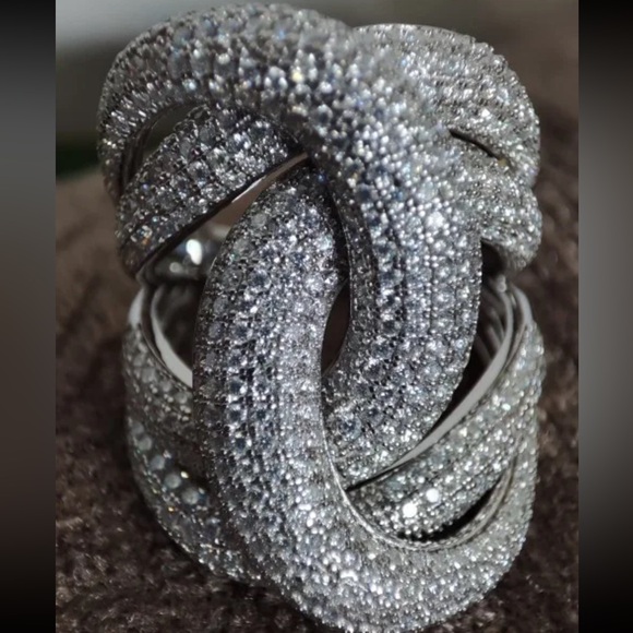 Super sparkly knot statement ring - Picture 7 of 7
